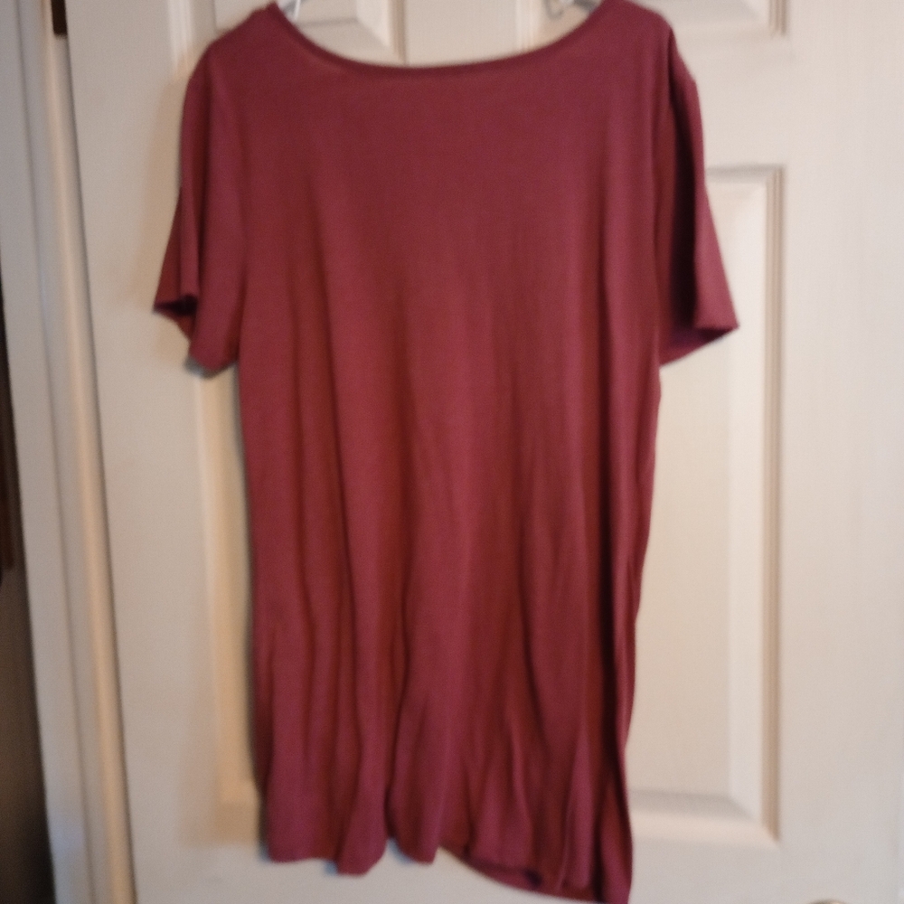 Hard Rock Guitar Company Women's Maroon Graphic Top Size XXL - Picture 2 of 3